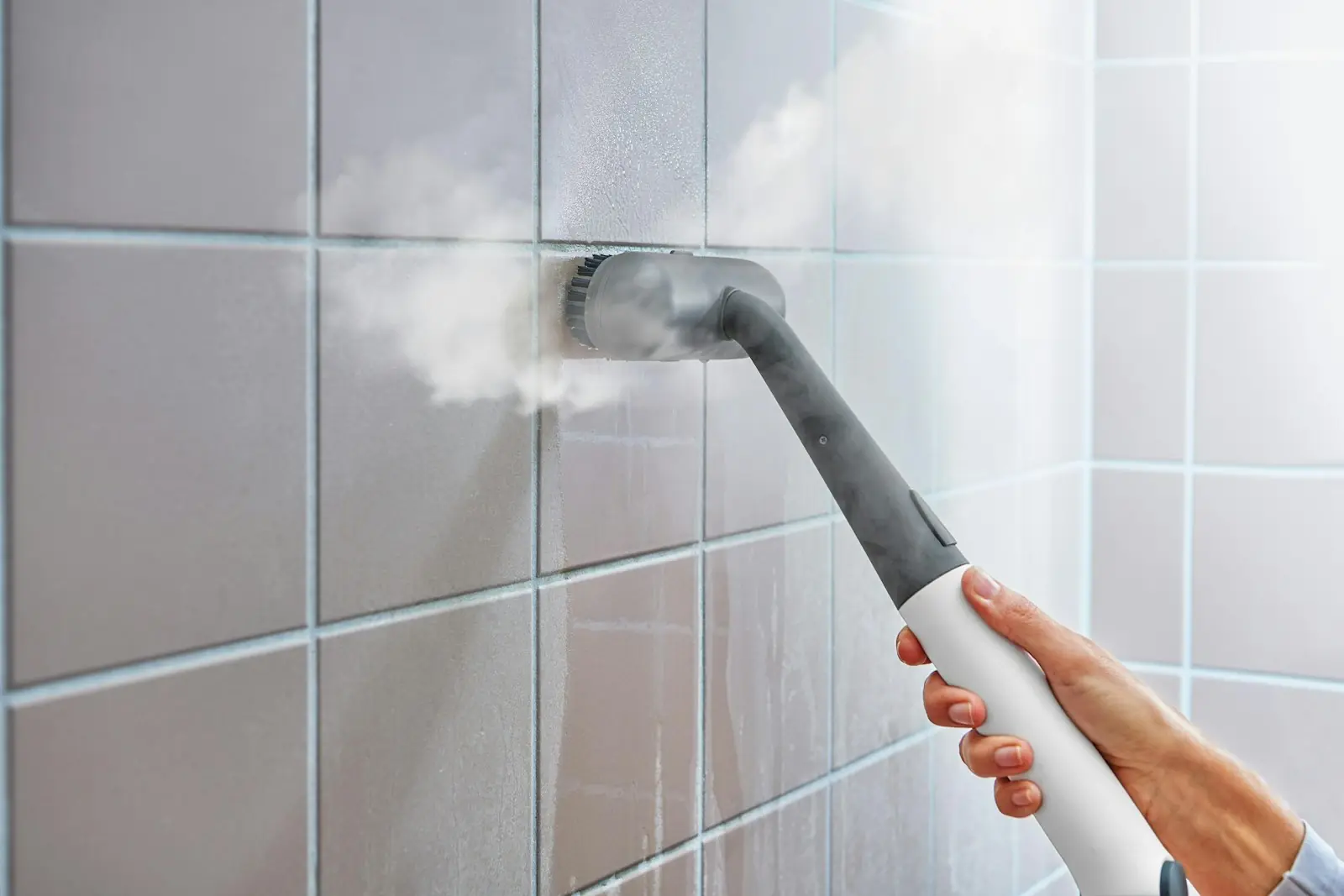 Vapeur sèche haute température appliquée sur une surface